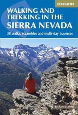 Walking and Trekking in the Sierra Nevada: 38 walks, scrambles and multi-day travers (1st ed. Nov. 17)